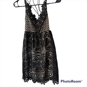 Black lace all over the dress size extra small